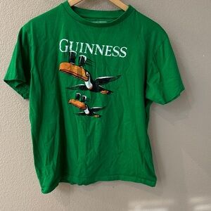 Men’s Fit Vintage Guinness Green Tee with Toucan Graphic NWOT